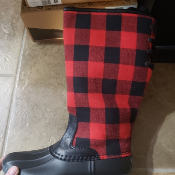 Water resistant boots - red/black checker - also white/black checker - Picture 4 of 10
